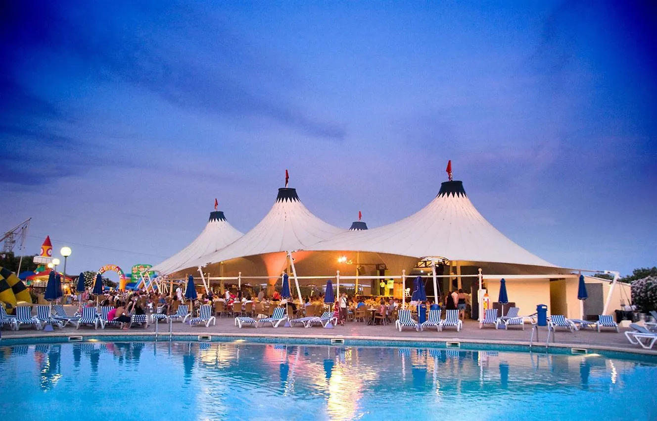 Globales Aparthotel Bouganvilla Sa Coma