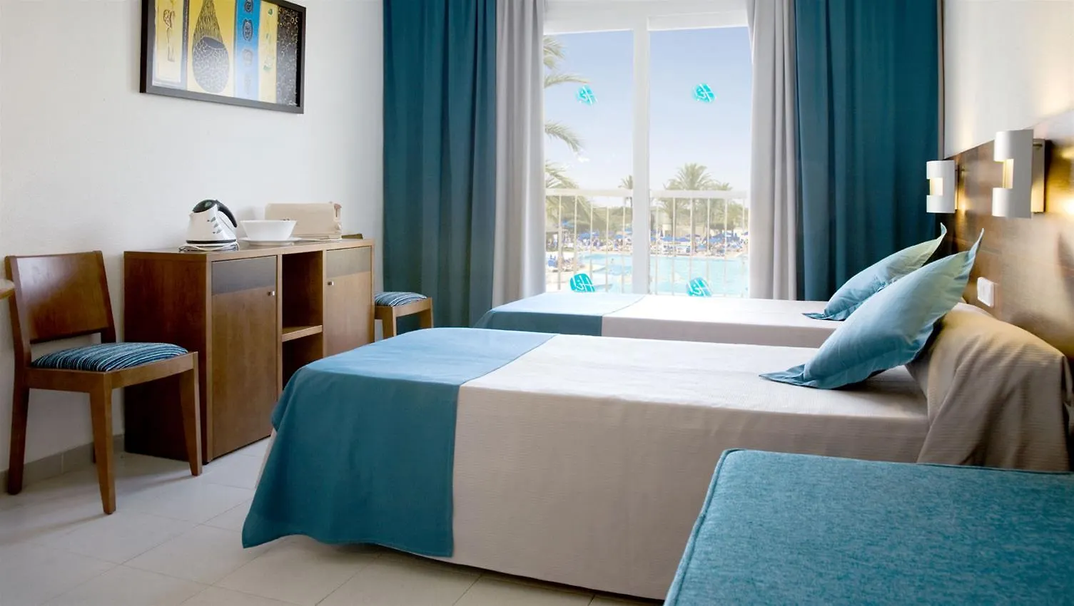 Globales Aparthotel Bouganvilla Sa Coma  3*, Sa Coma (Mallorca) Hiszpania